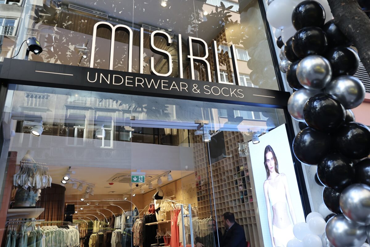 Yüzüncü yıla girerken 100 mağaza hedefi